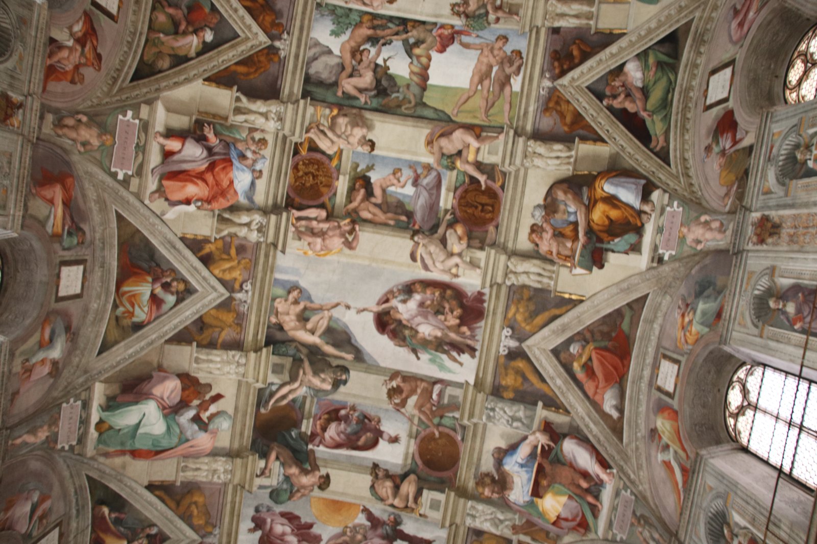 Wide view of Michelangelo's Sistine Chapel ceiling
